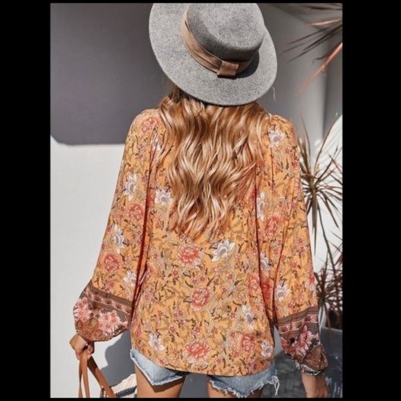 ❣️SALE 3/$25❣️Boho Festival Flowy Floral Blouse NWT - Picture 3 of 5
